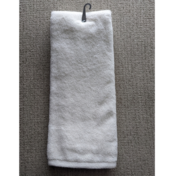 Threshold Bath Nwt Threshold Monogram Hand Towel Poshmark